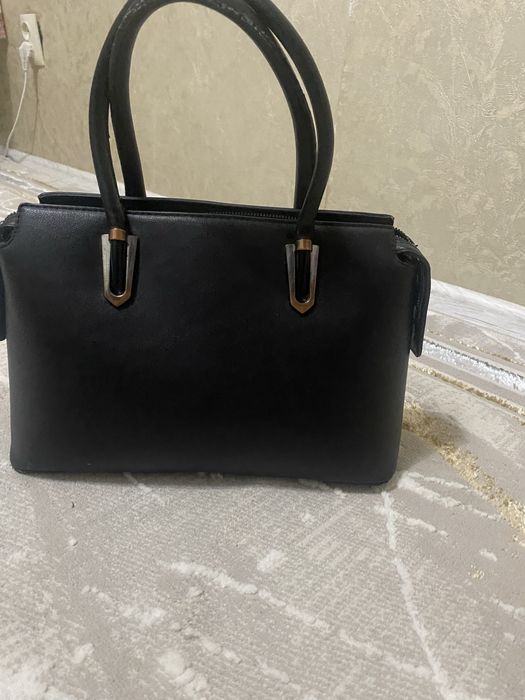Продам сумку черную