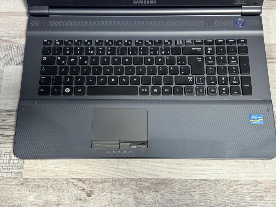 Лаптоп Samsung i5-450M/6RAM/500GB/17.3Инча.