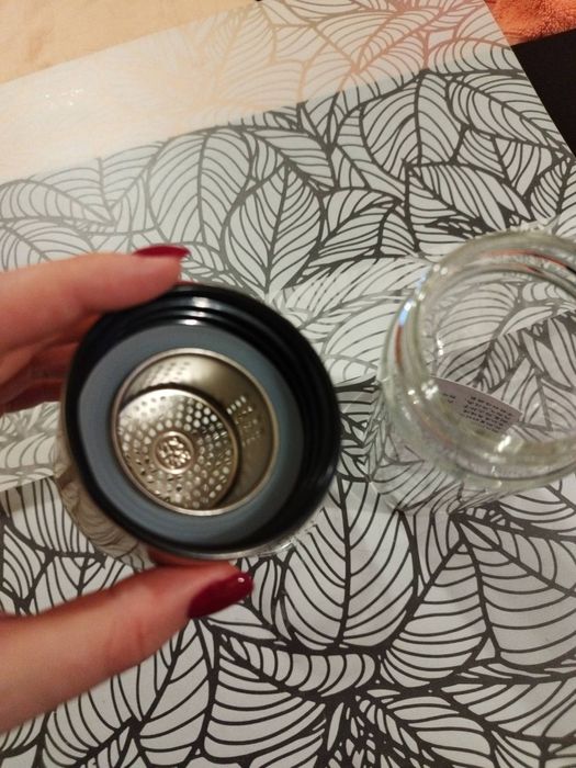 Стъклена чаша за чай с метален дифузер цедка