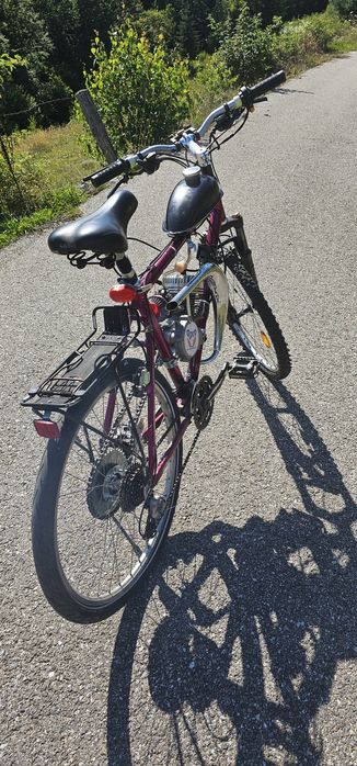 De vânzare bicicleta cu motor