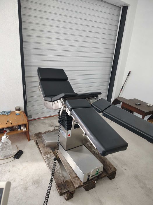 Операционна маса Maquet