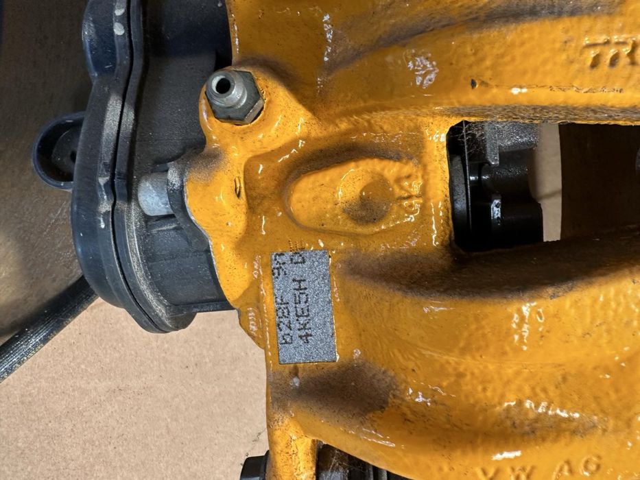 Audi E-tron 2022 Апарати и дискове