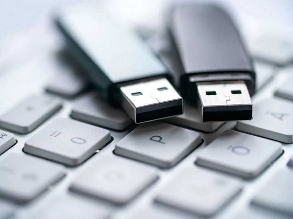 Stick nou bootabil cu licenta retail - WINDOWS 10 PRO + OFFICE 2024