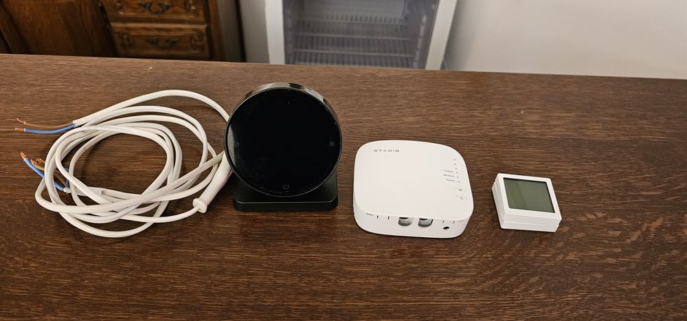 Vând termostat de ambianta wireless  STADIS