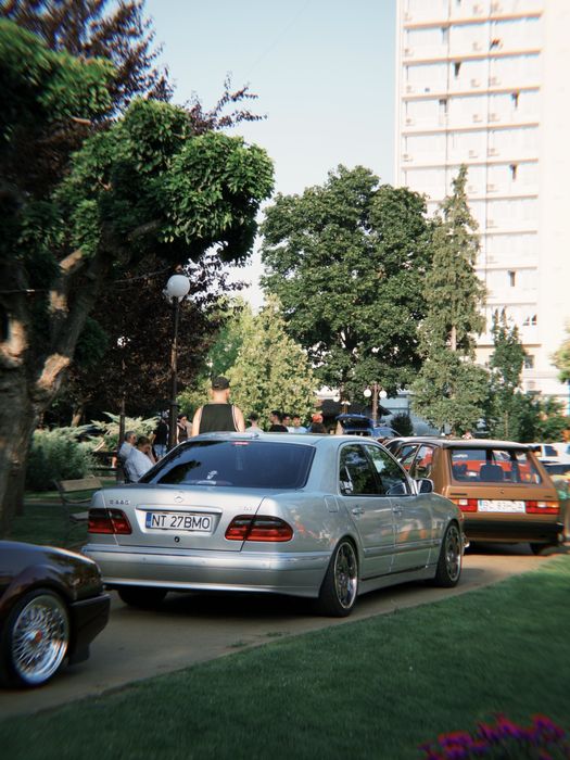 Mercedes Benz E220 w210