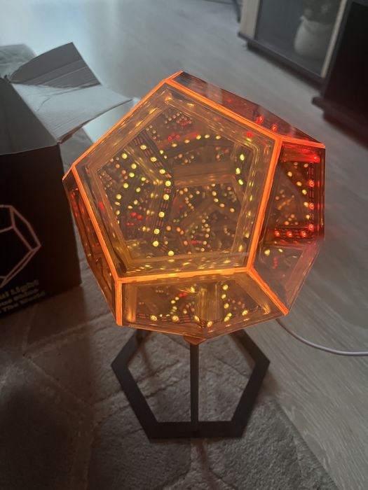 LED куб с ефекти