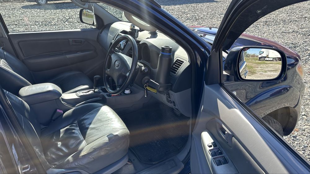 Toyota Hilux 3.0D Automat volan dreapta