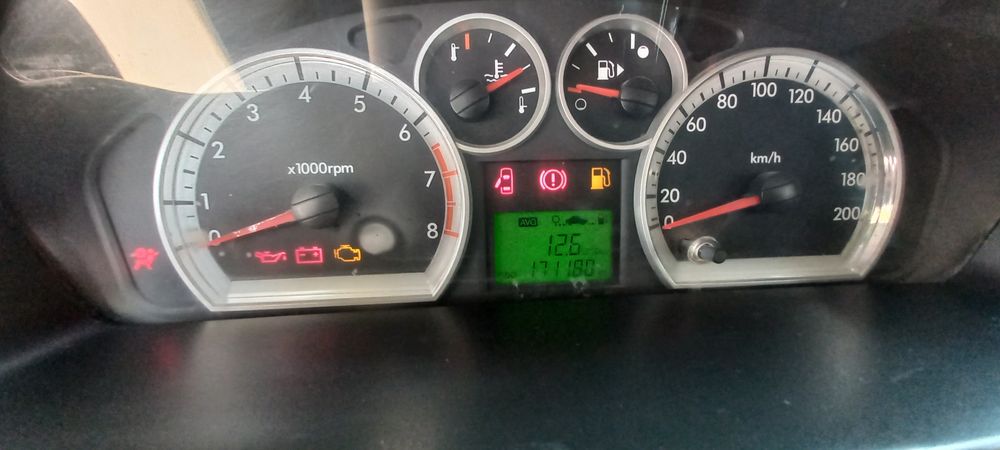 Nexia3 mexanika sotiladi