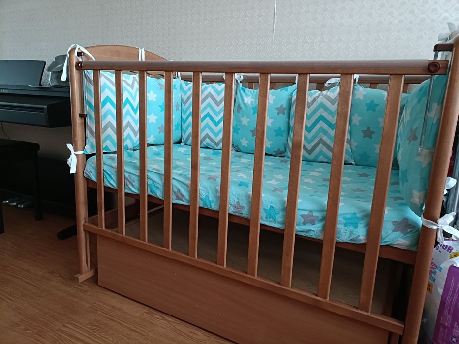 Продам детскую кроватку