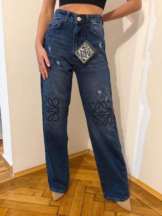 Blugi Loewe noi cu eticheta