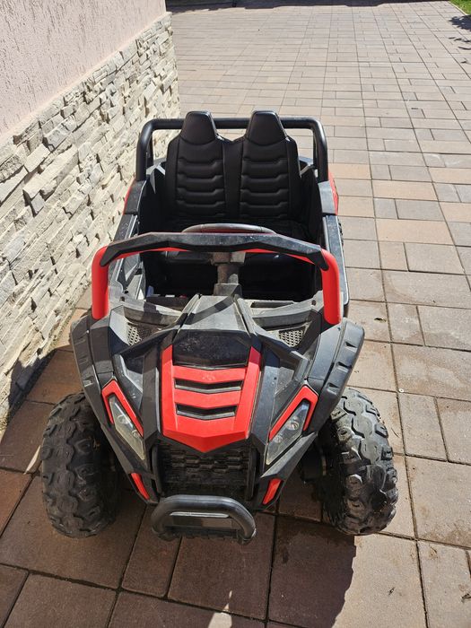 Vand mașină pentru copii