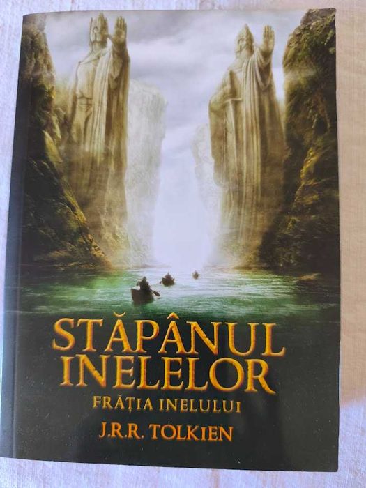 2 volume din seria Stapanul Inelelor