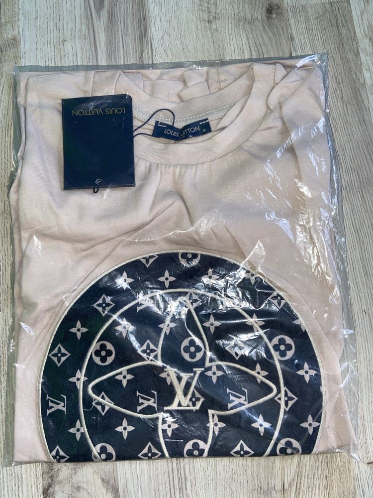 Louis Vuitton чисто нова тениска високо качество