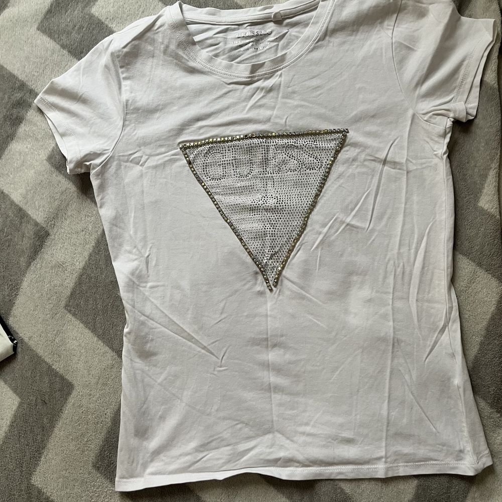 Тениски Zara, Guess, Calvin Klein, Tommy Jeans