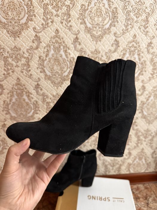 Отдам даром осенние ботильоны