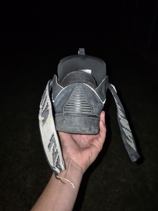 Vind lanvan purtatul de niki