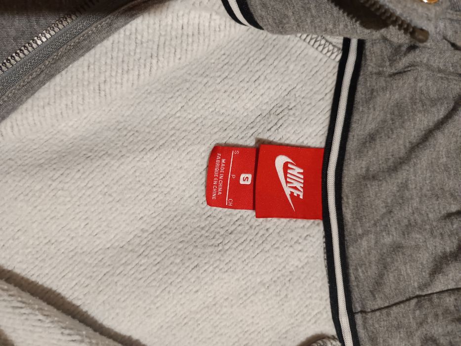 Дамски екип неразличим от нов . Обличан е броени пъти.