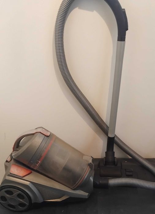 Прахосмукачка SAUBER 2000W