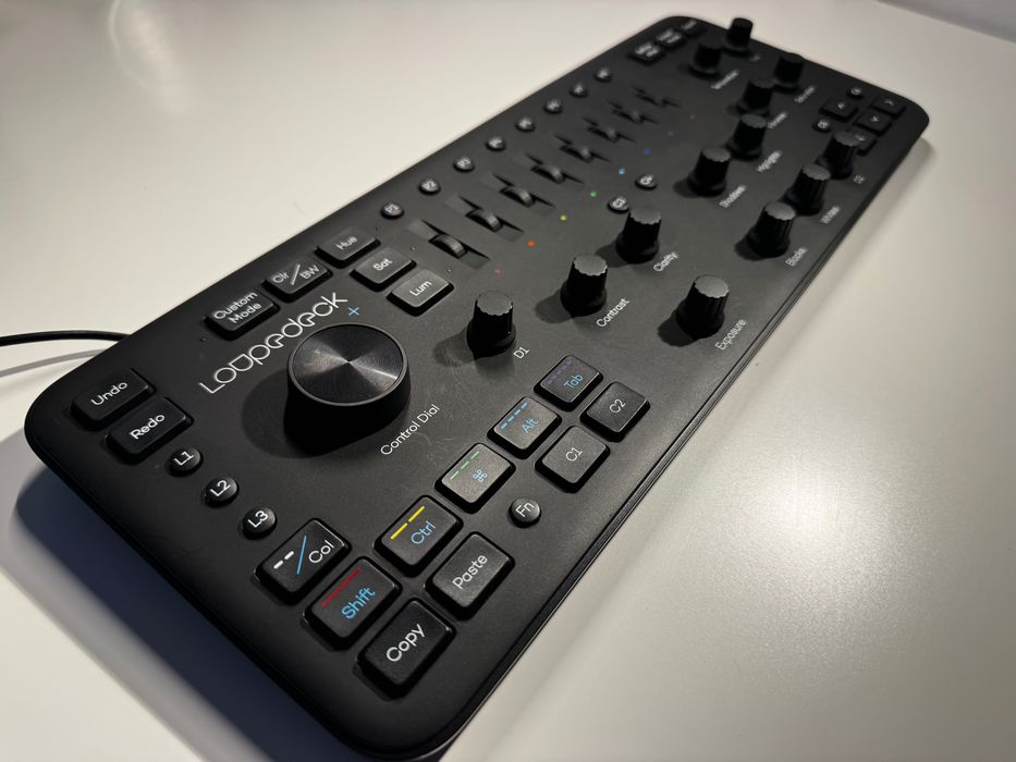 Loupedeck+ Consola Editare Foto Lightroom Premiere. Cutie. Impecabil.