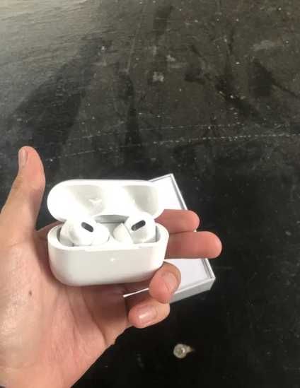 Airpods pro (1 поколение, в хорошем состоянии)