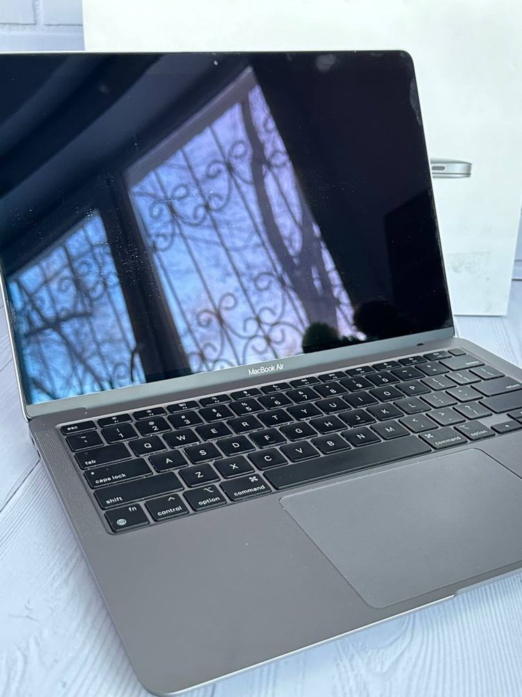 MacBook Air 13 2020  | M1  | T32550