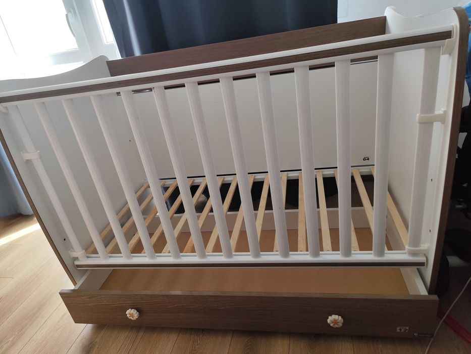 Бебешко дървено легло Lorelli