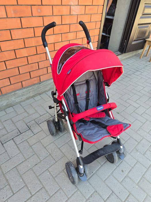 Детскую прогулочную  коляску