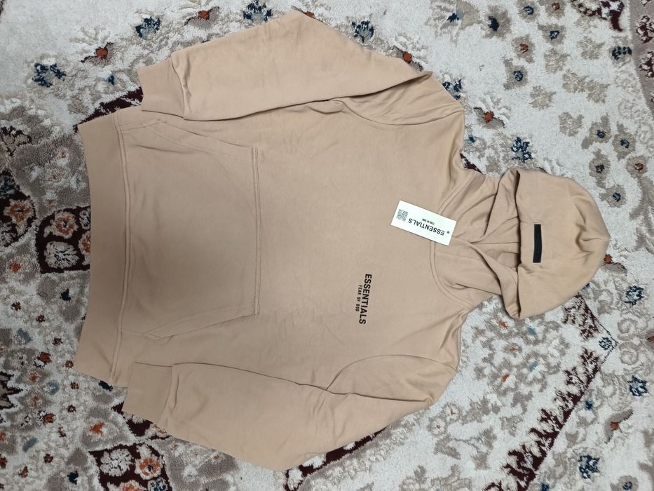 Vând trening Essentials