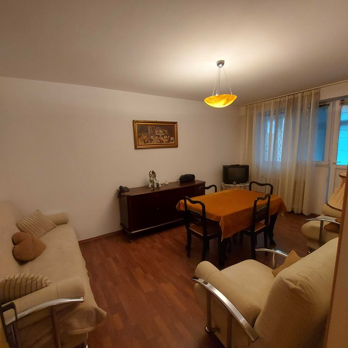 Apartament 3 camere decomandat