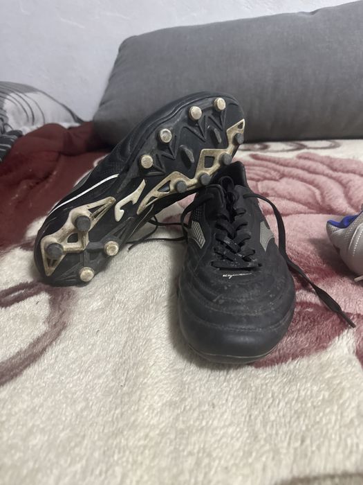 Ghete de fotbal elite si academy marimea 44 si 43