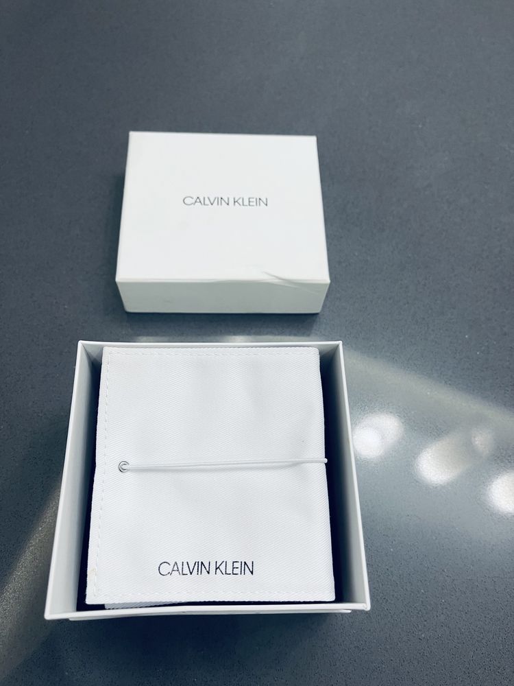 Бижута Calvin Klein, Swarovski, Мънисто