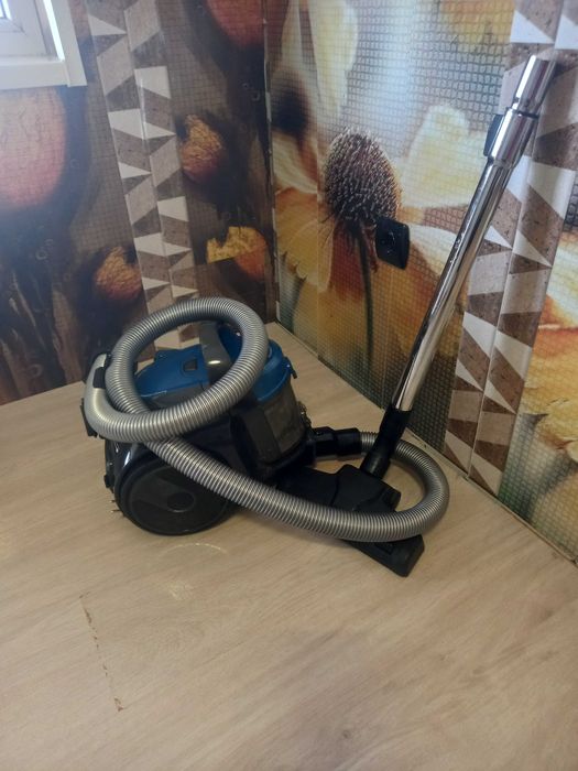 Продавам прахосмукачка Bosch