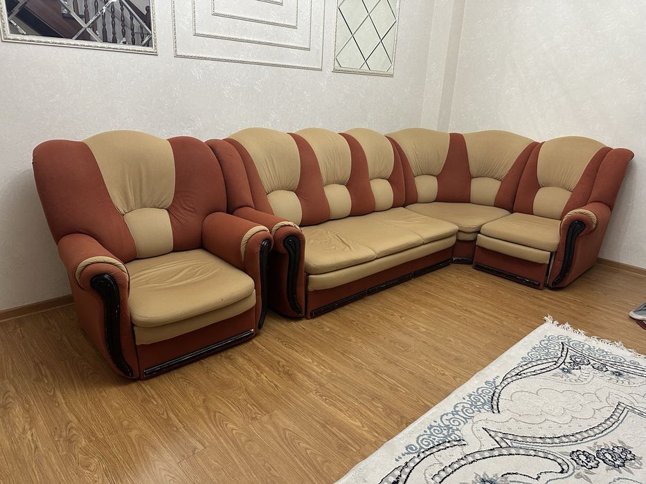 Диван для хола или зала