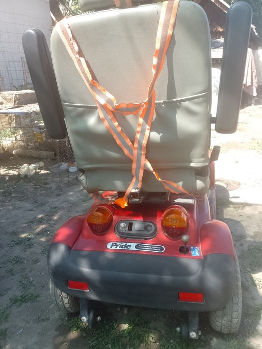 Mobil  electric pentru persoane care se deplasează greu