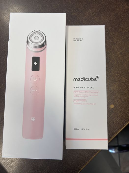 MediCube Age-R Устройство за грижа за кожата Booster Pro Pink
