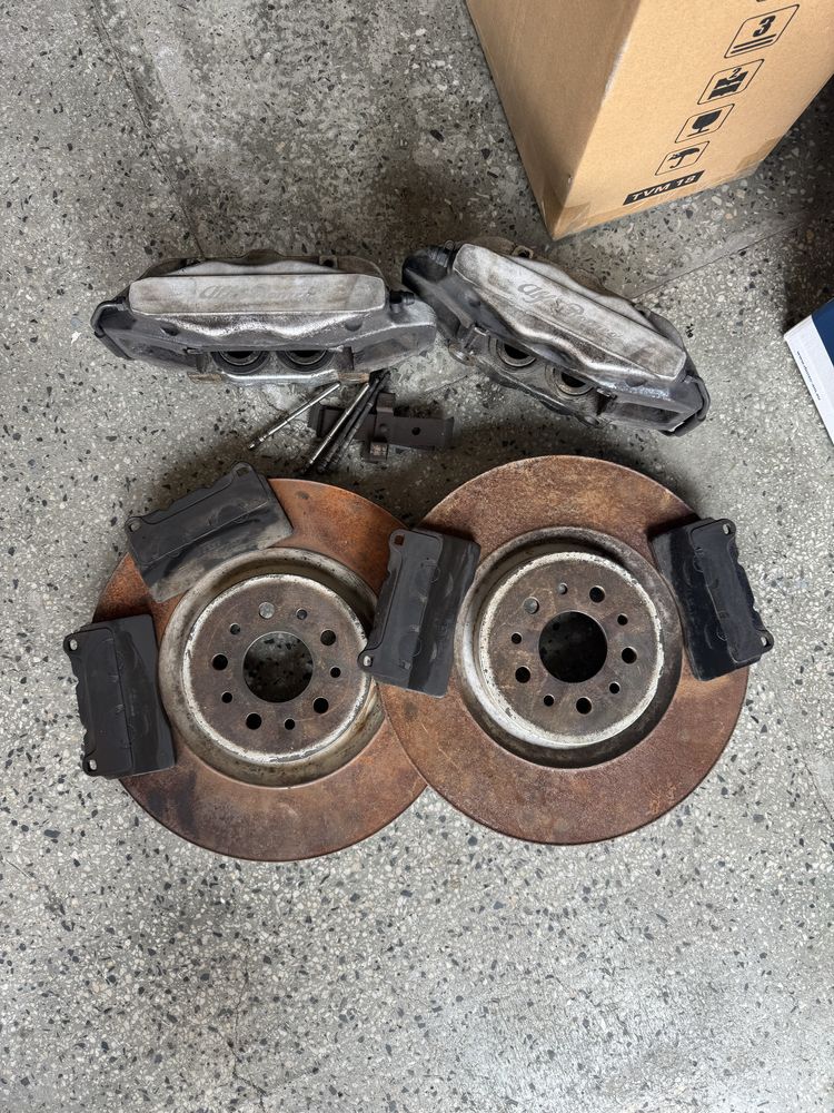 330мм 4ри бутално Brembo с дискове и накладки
