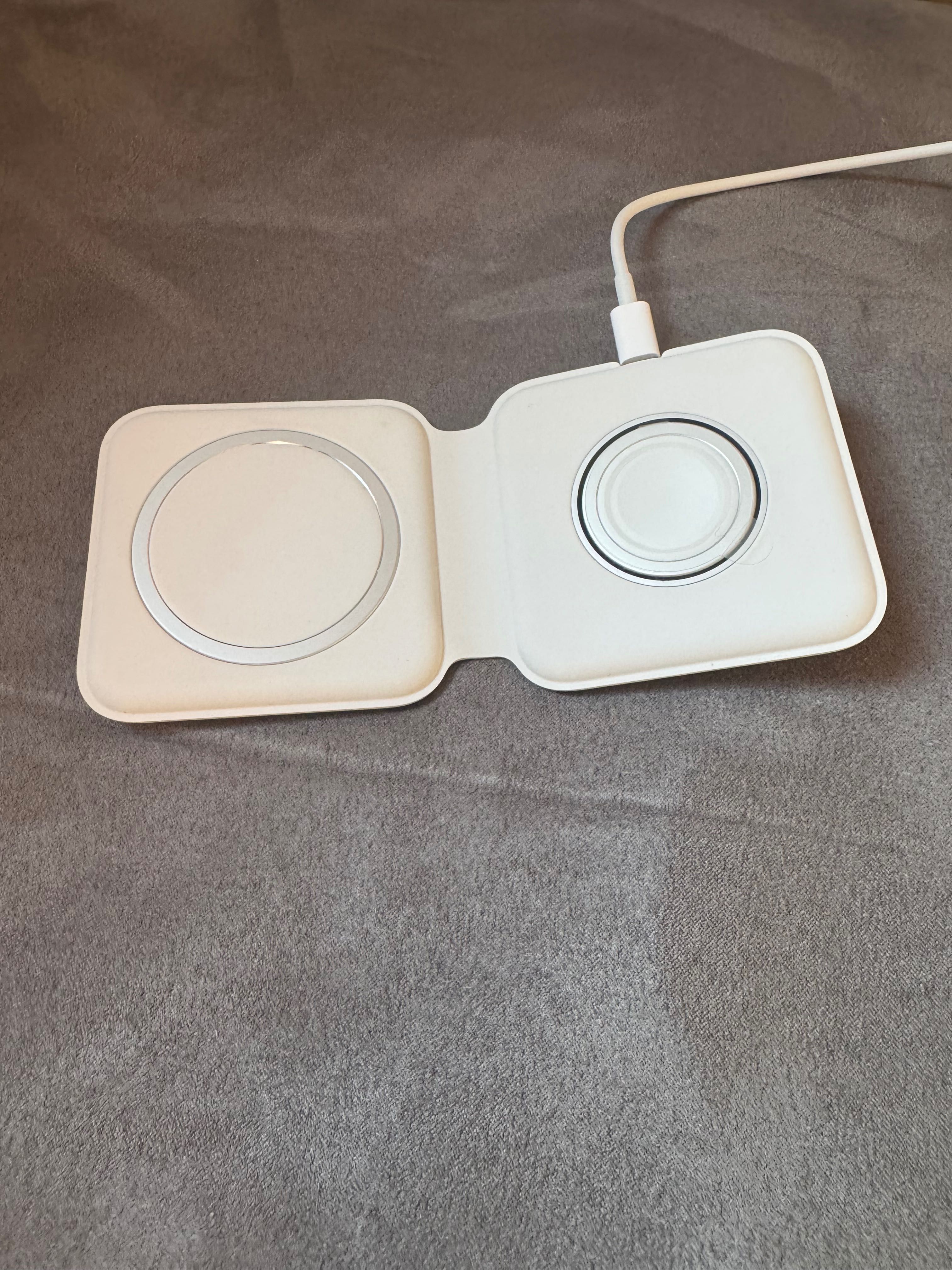 Оригинално MagSafe duo charger за Айфон