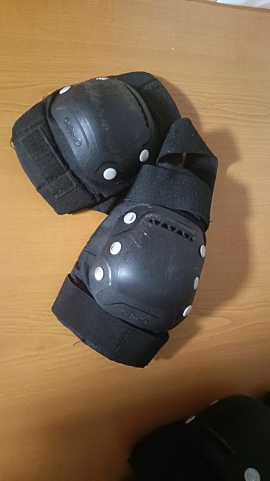 Role,genunchiere și cotiere