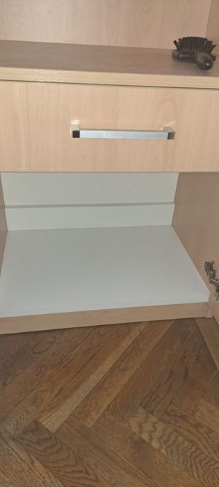 Mobila suspendata dormitor