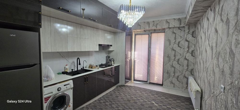 Chilonzor Farxadskiy Oaziz yonida Jaxon tillari va Nizomiy ga metroga