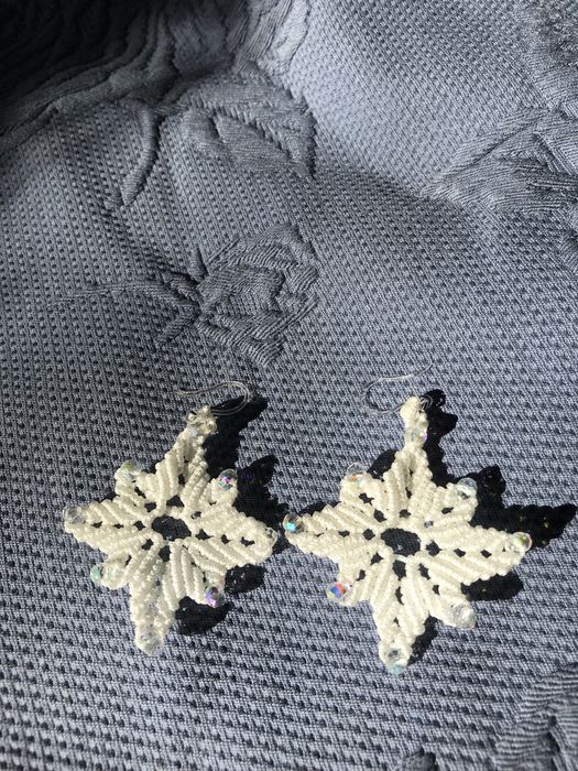 Cercei “Fulgi de nea”, macrame