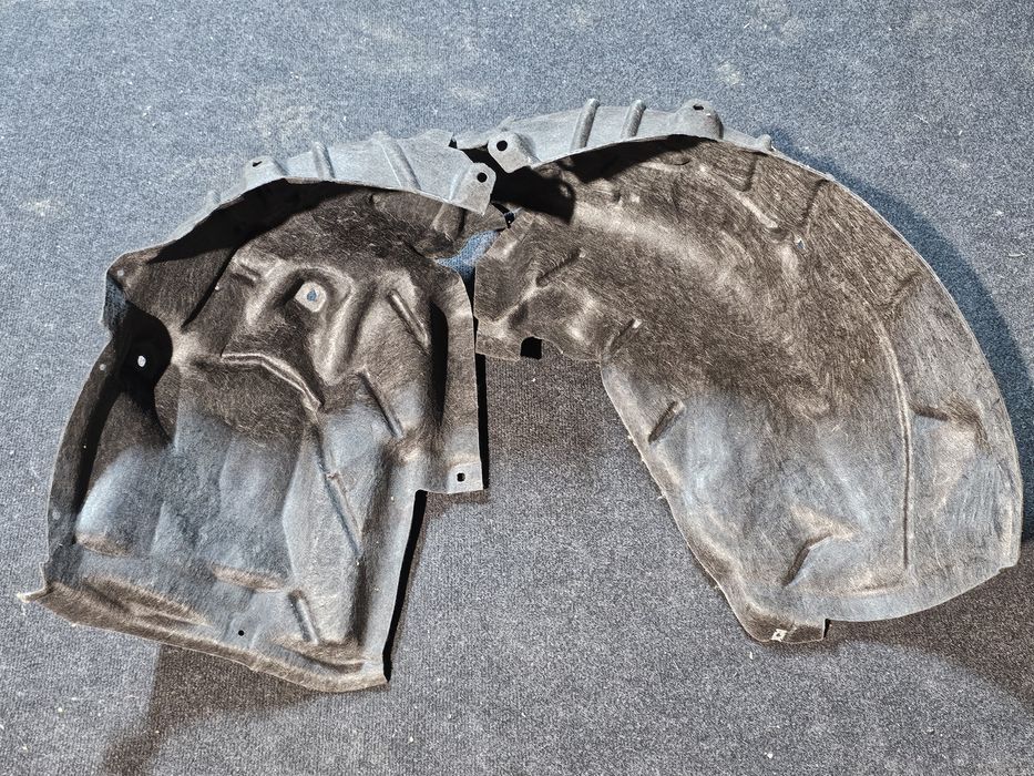 Carenaj roata dreapta spate nou original Audi A4 2018 ->

Cod Oe: 8W0