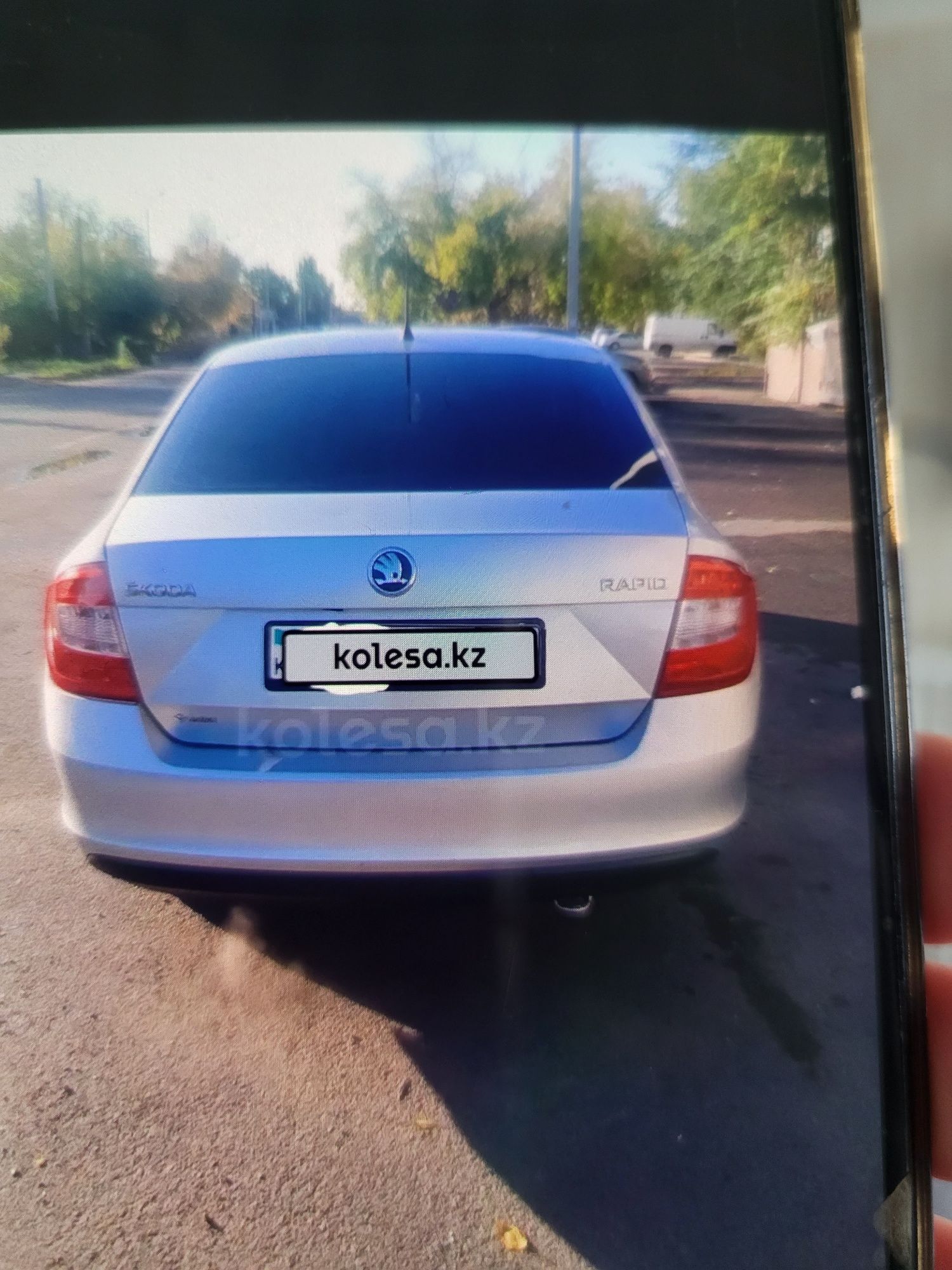 Продам машину  Skoda rapid