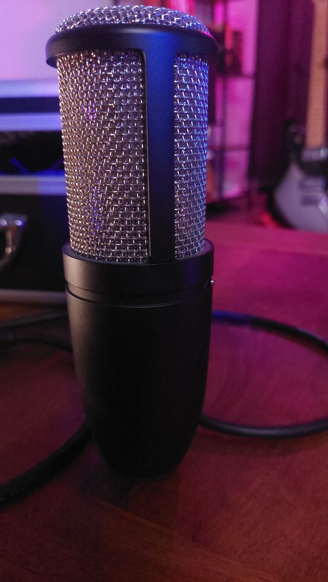 AKG P220 MKII кондензаторен микрофон с оригинален кейс