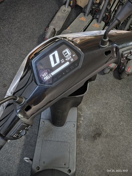 Scuter Super Soco Cux