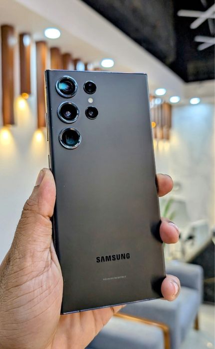 Samsung S23 ULTRA de 512 GB si 12 GB RAM