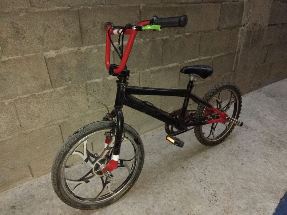 Bmx freestyle aproape nou