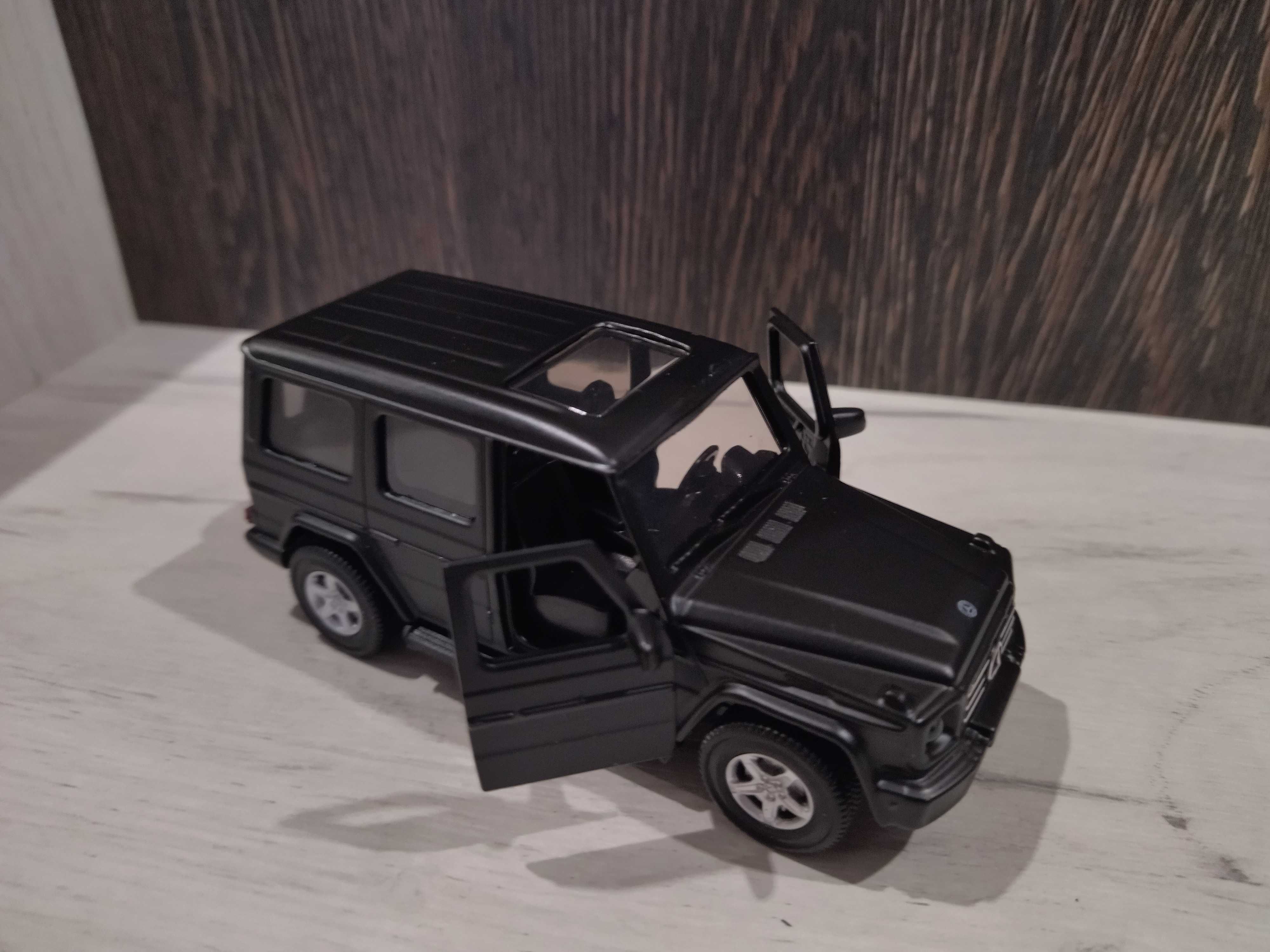 Метална количка Mercedes Benz G350 !!!