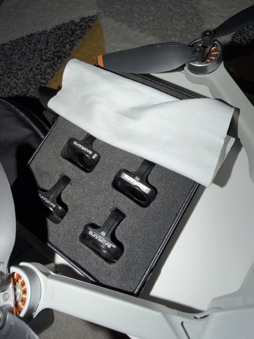 Дрон DJI Mini 2 Fly More Combo