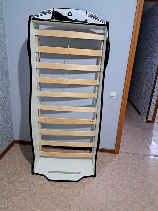 Кровать машина отдам даром